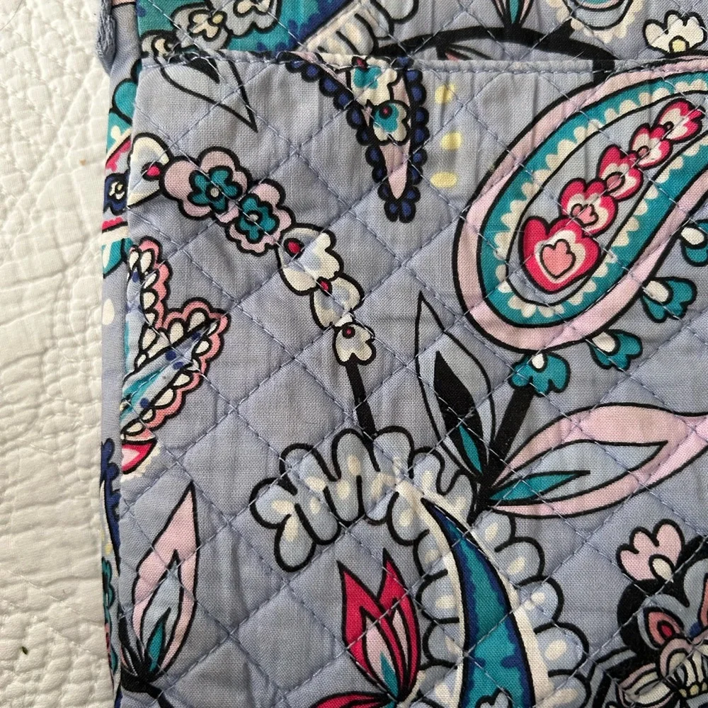 Vera Bradley RFID crossbody bag in Makani paisley pattern. Nice used shape! - Picture 7 of 15